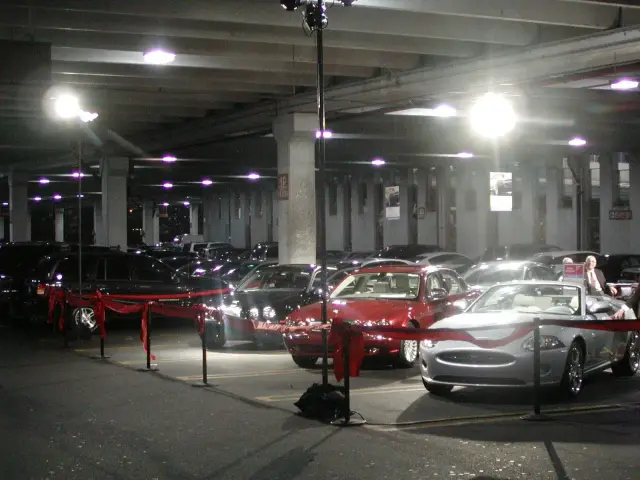 Long Island Video project: jaguar at fortunoff  westbury  april  07 5